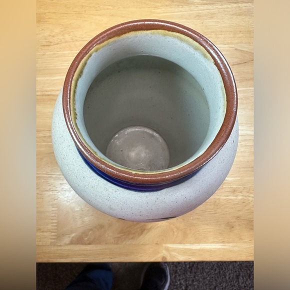 Tonala Mexican Pottery Vase Hand Painted Quail Butterfly Signed Mateos 8.75” - Picture 14 of 16